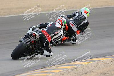 media/Dec-17-2022-SoCal Trackdays (Sat) [[224abd9271]]/Turn 10 Backside (120pm)/